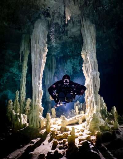 Dry suit cave diving in cold water environment
