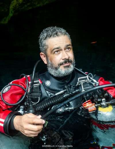 dry suit diver