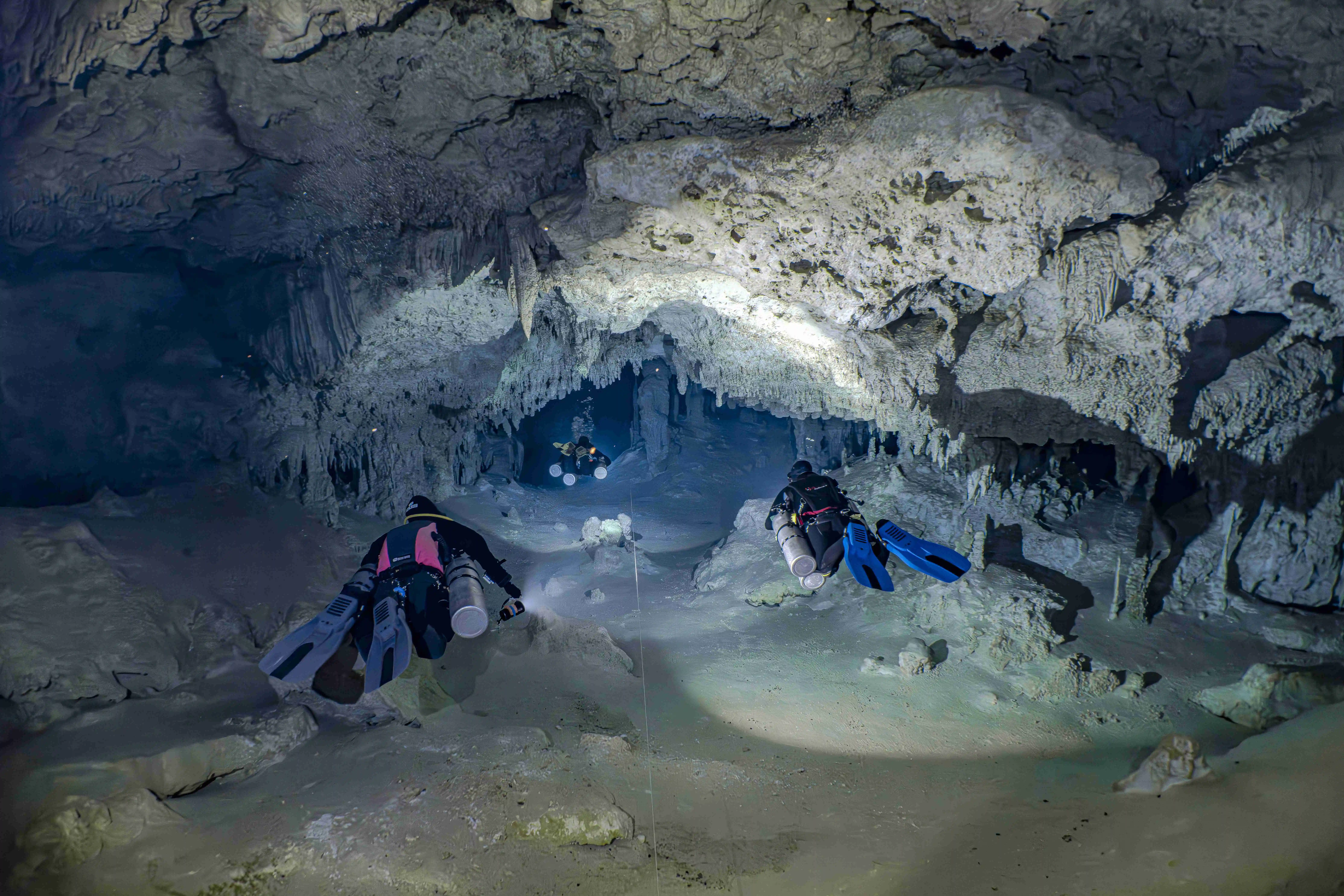 Cenote Ananda Divers, cenote diving,